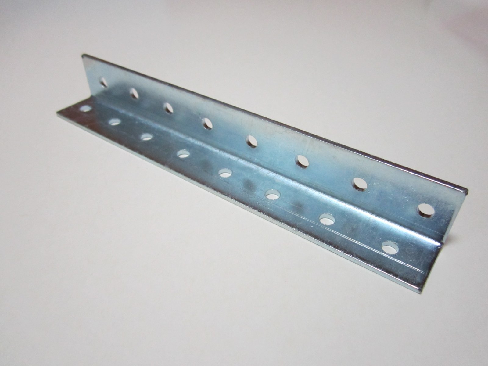 NO:37 L GÖNYE 20X20X160MM